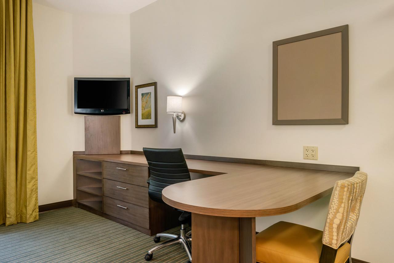 Candlewood Suites Fort Myers/Sanibel Gateway - thumb 6