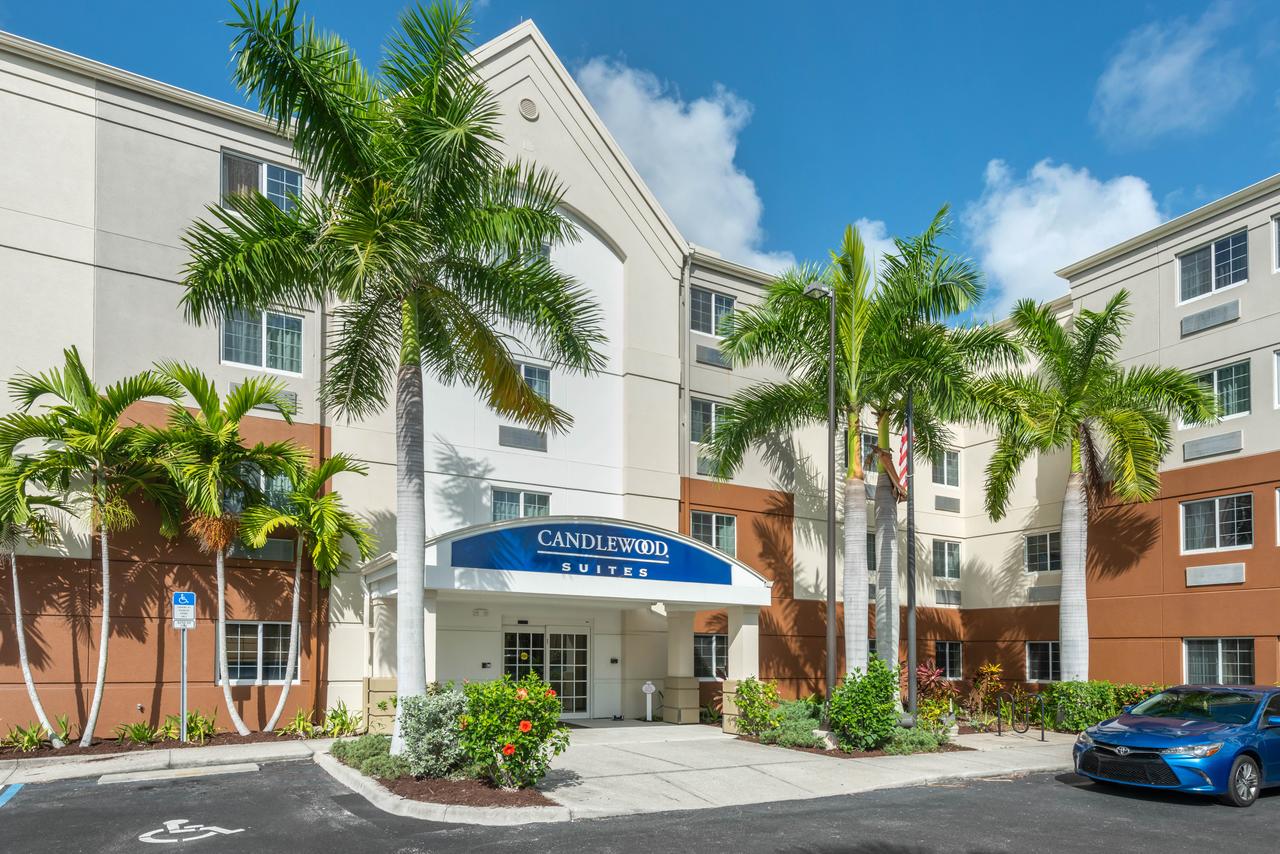 Candlewood Suites Fort Myers/Sanibel Gateway - thumb 0