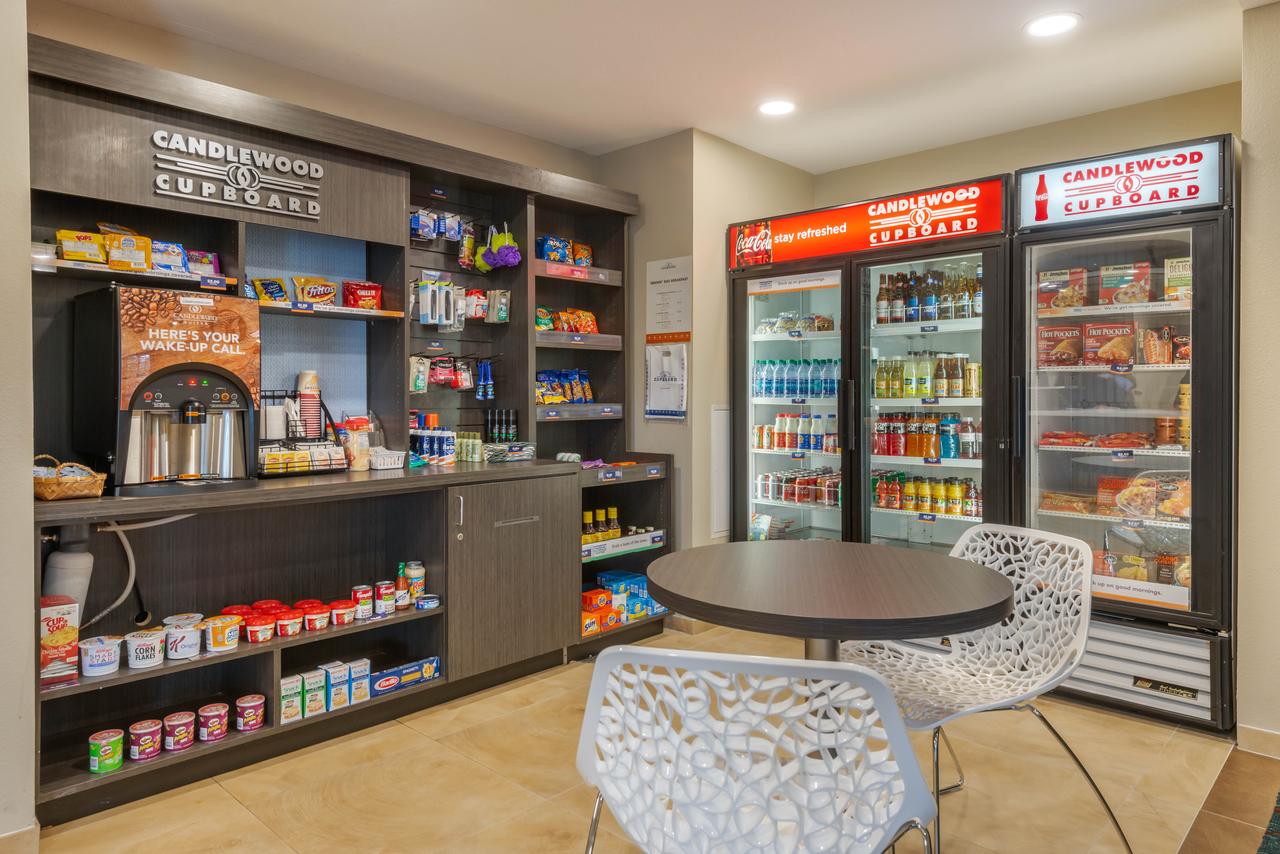 Candlewood Suites Fort Myers/Sanibel Gateway - thumb 13