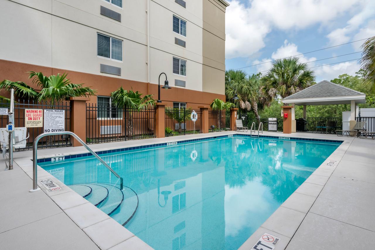 Candlewood Suites Fort Myers/Sanibel Gateway - thumb 10