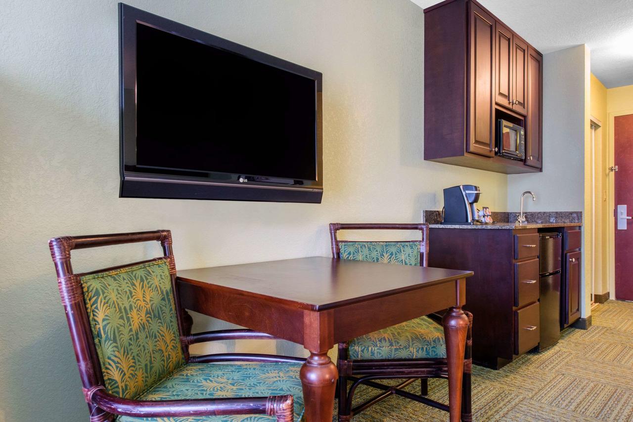 Treasure Bay Resort & Marina - thumb 2