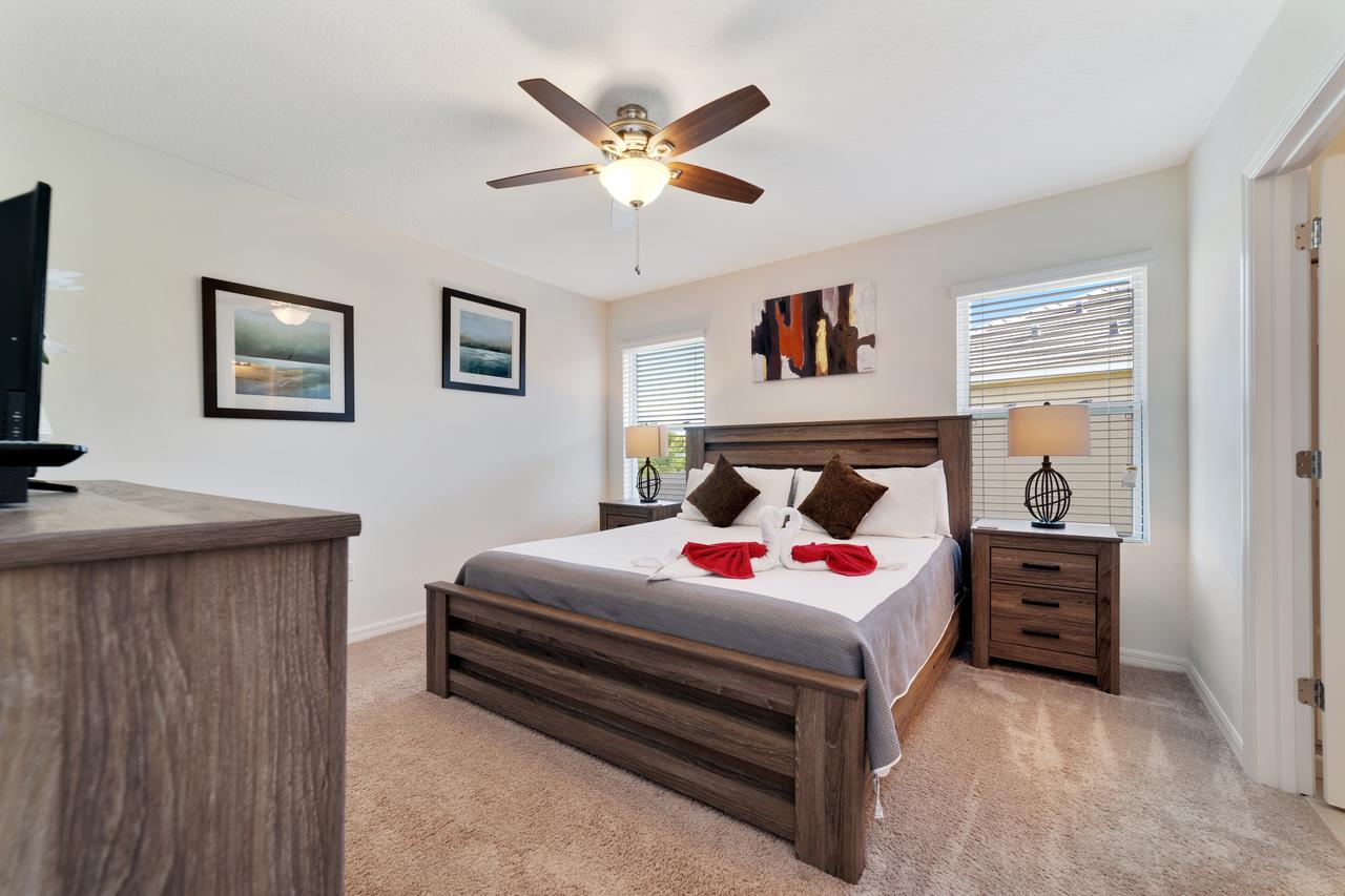 Luxury Pool Homes @ Solterra - Game Rooms, Lazy River & More - Close To Disney - thumb 7