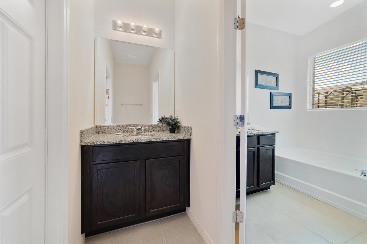 Luxury Pool Homes @ Solterra - Game Rooms, Lazy River & More - Close To Disney - thumb 16