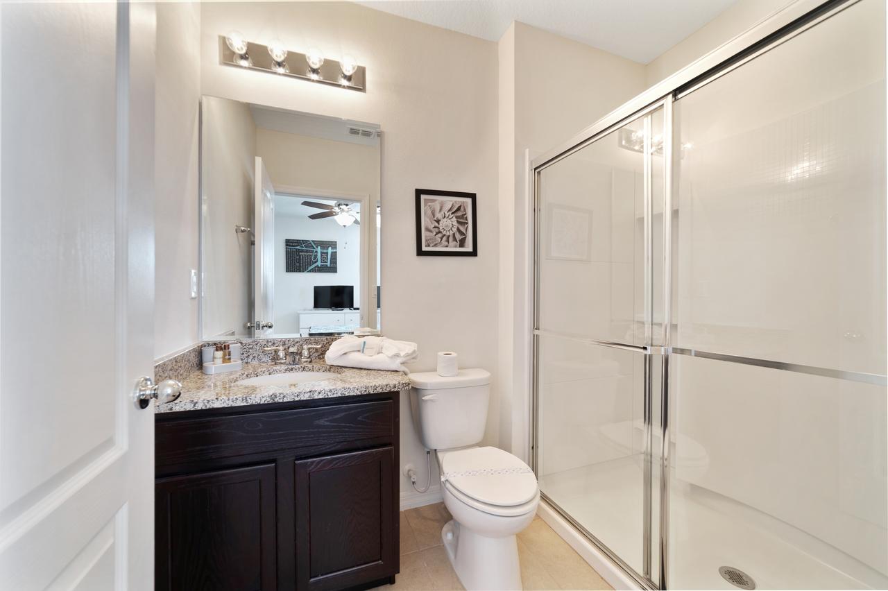Luxury Pool Homes @ Solterra - Game Rooms, Lazy River & More - Close To Disney - thumb 5