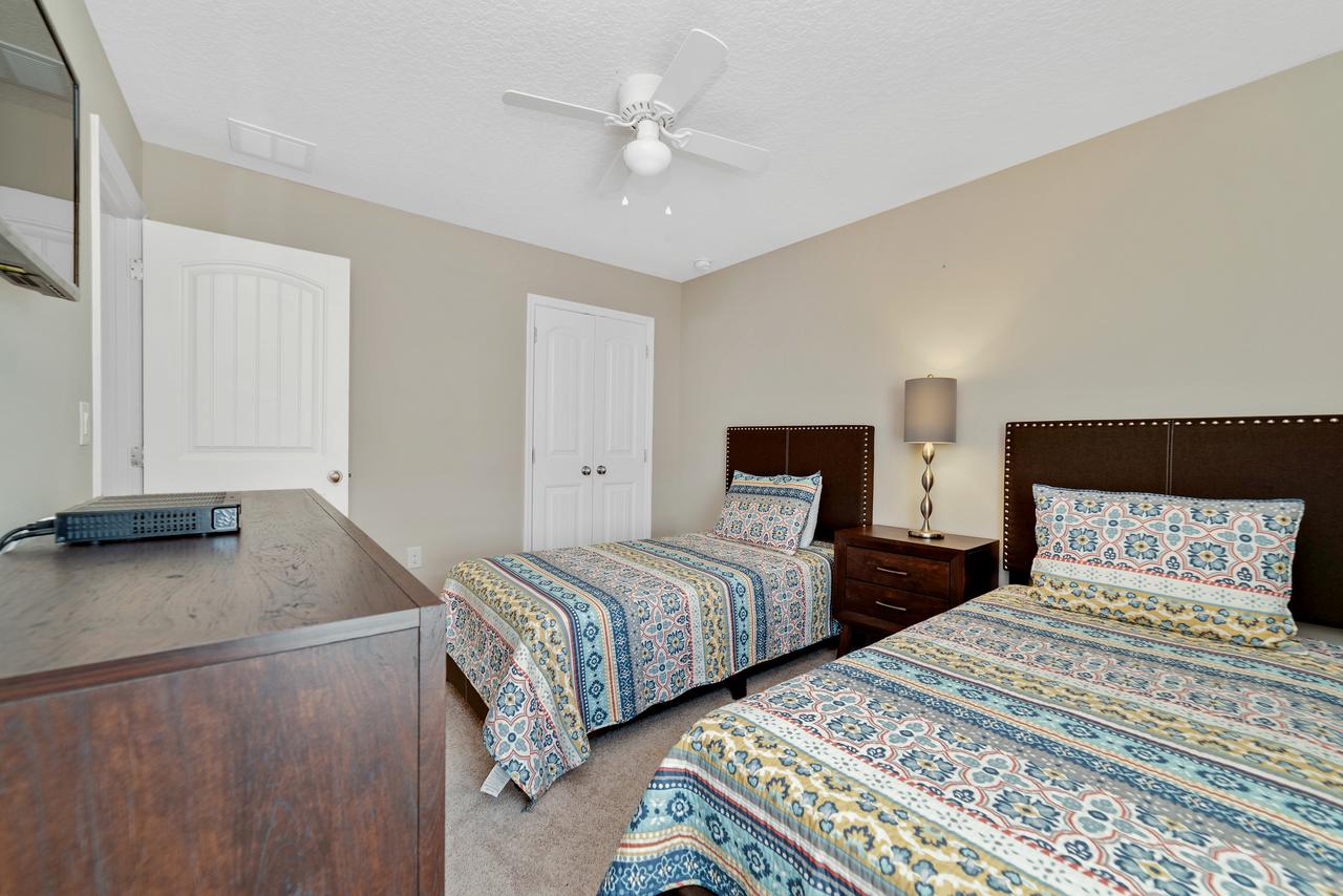 Luxury Pool Homes @ Solterra - Game Rooms, Lazy River & More - Close To Disney - thumb 30