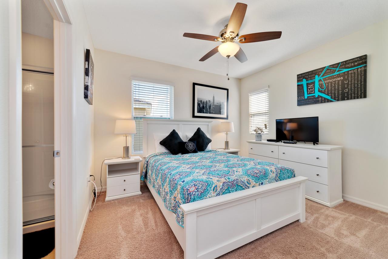 Luxury Pool Homes @ Solterra - Game Rooms, Lazy River & More - Close To Disney - thumb 6