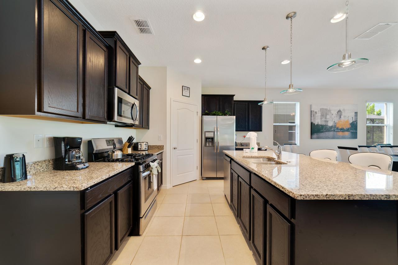Luxury Pool Homes @ Solterra - Game Rooms, Lazy River & More - Close To Disney - thumb 23