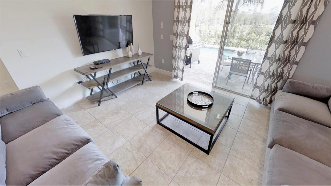 8 Bedroom Vacation Home With Pool (1760) - thumb 9