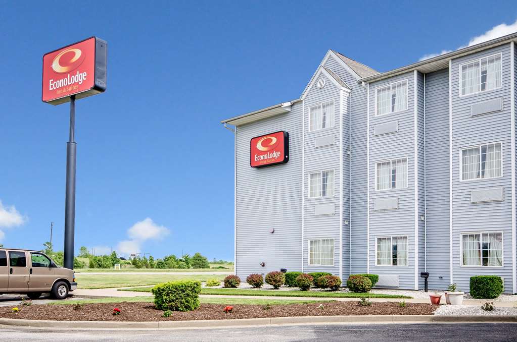 Econo Lodge Inn & Suites - thumb 1