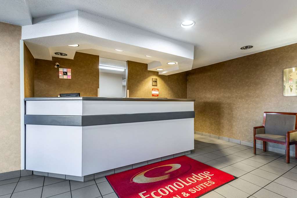 Econo Lodge Inn & Suites - thumb 5