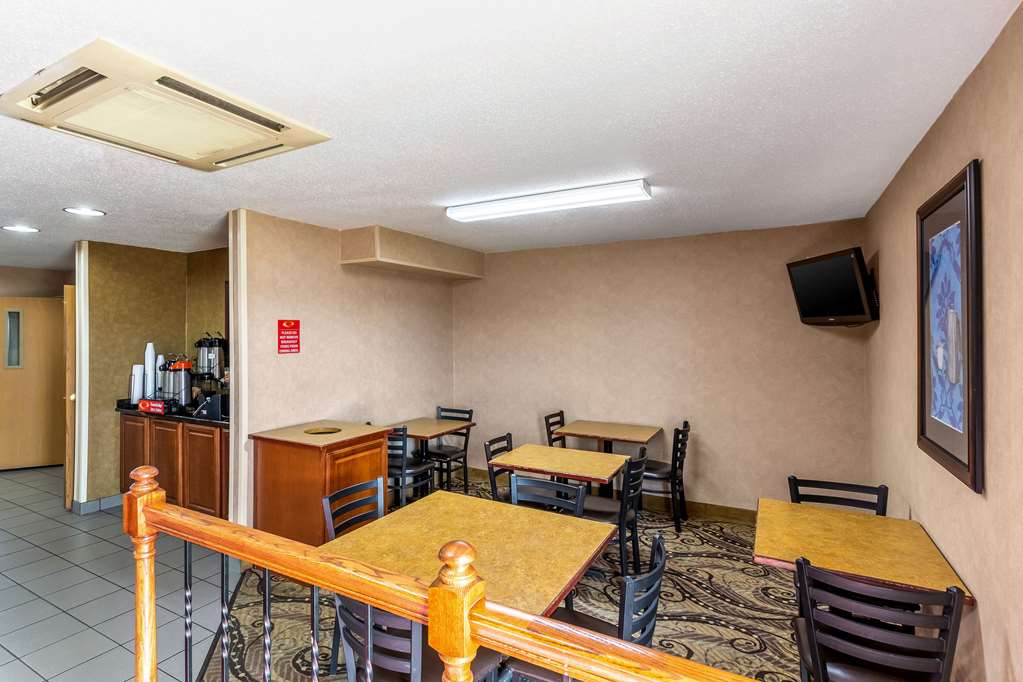 Econo Lodge Inn & Suites - thumb 11