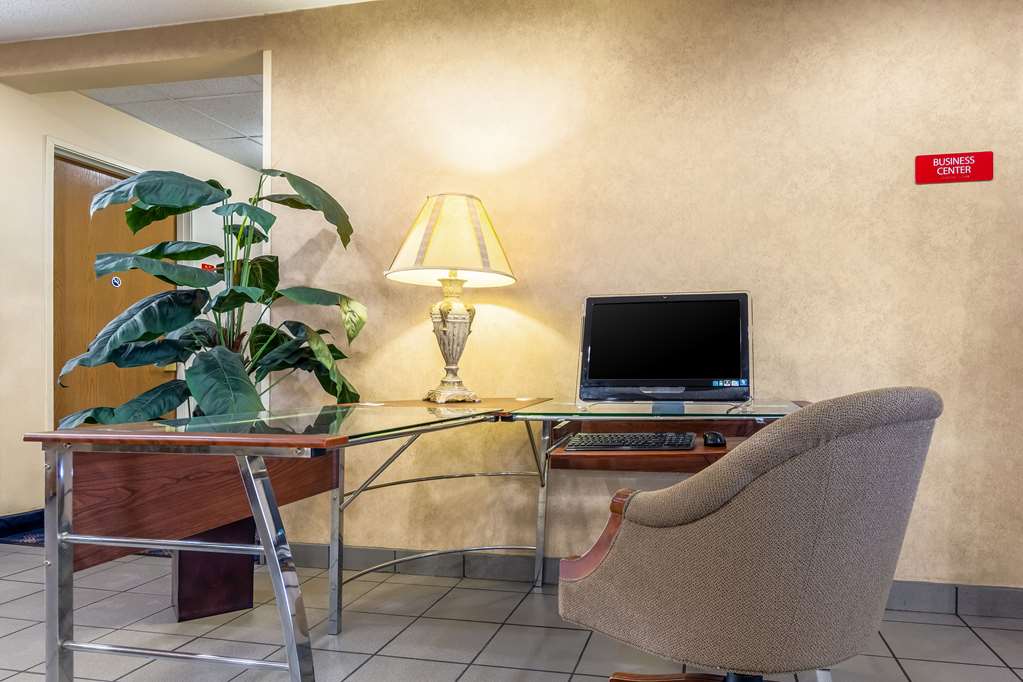 Econo Lodge Inn & Suites - thumb 15