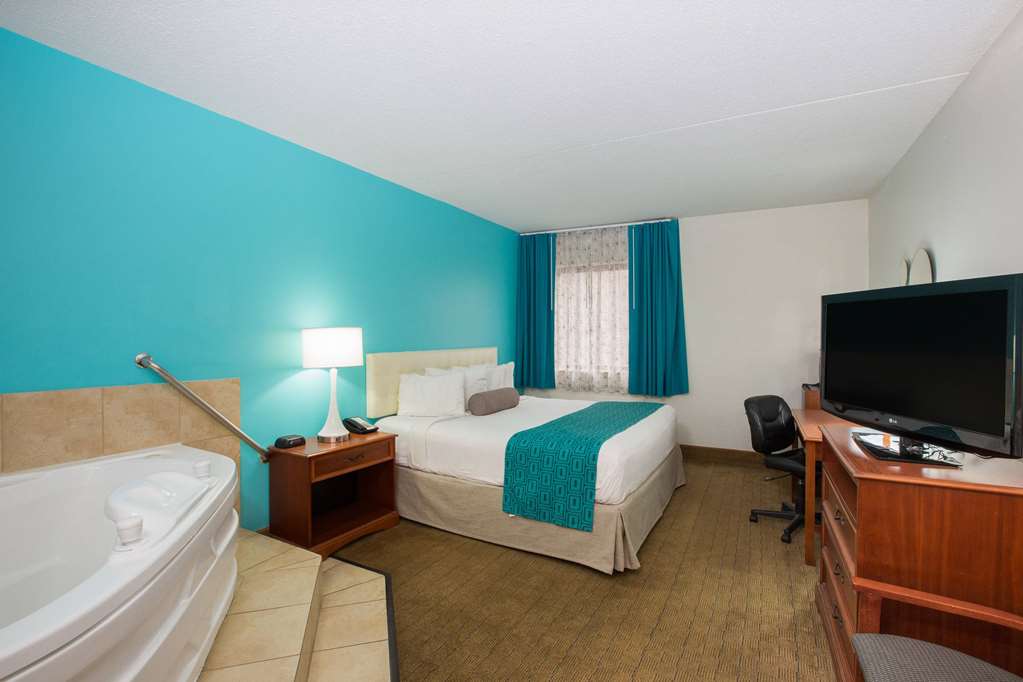 Howard Johnson Evansville East - thumb 6