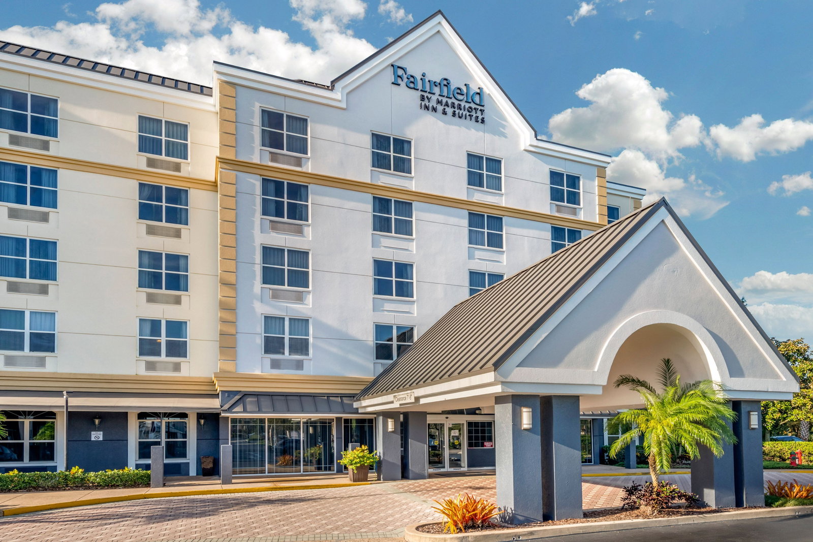 Fairfield Inn & Suites - thumb 1