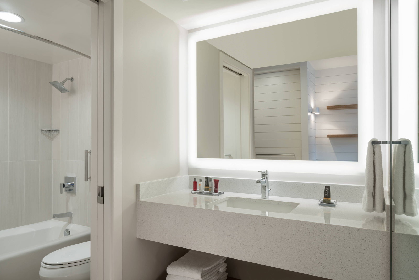 Waikiki Beach Marriott Resort & Spa - thumb 3