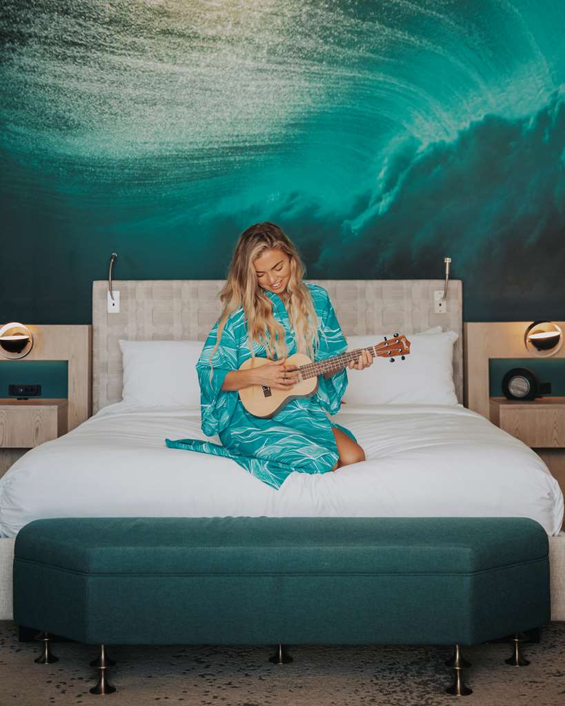 Waikiki Beachcomber By Outrigger - thumb 4