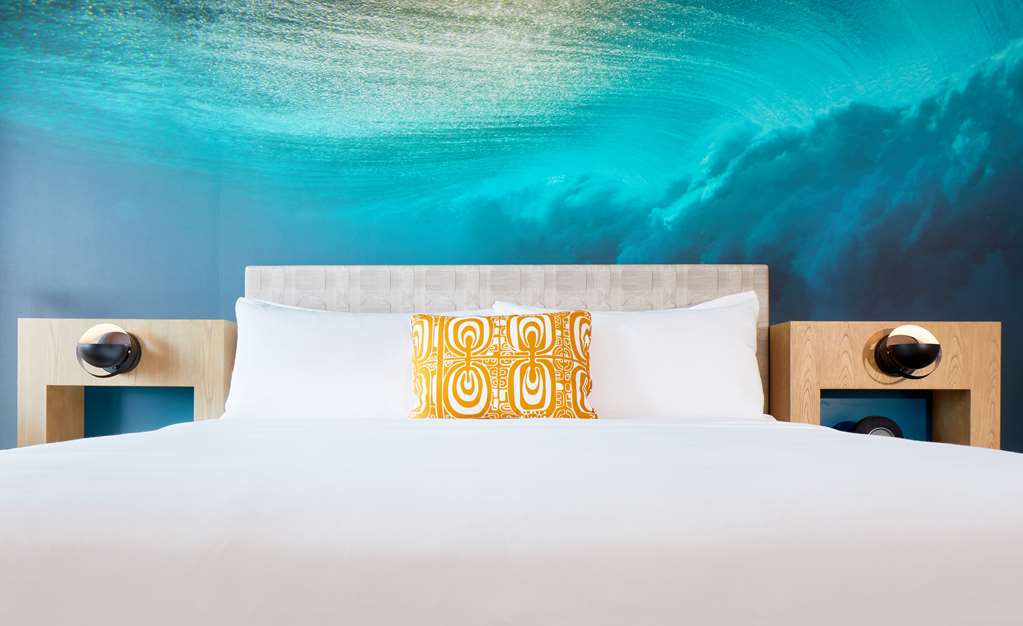 Waikiki Beachcomber By Outrigger - thumb 5