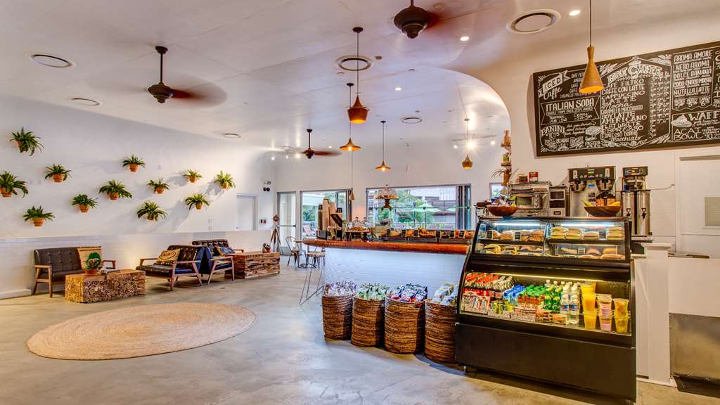 Waikiki Beachcomber By Outrigger - thumb 11