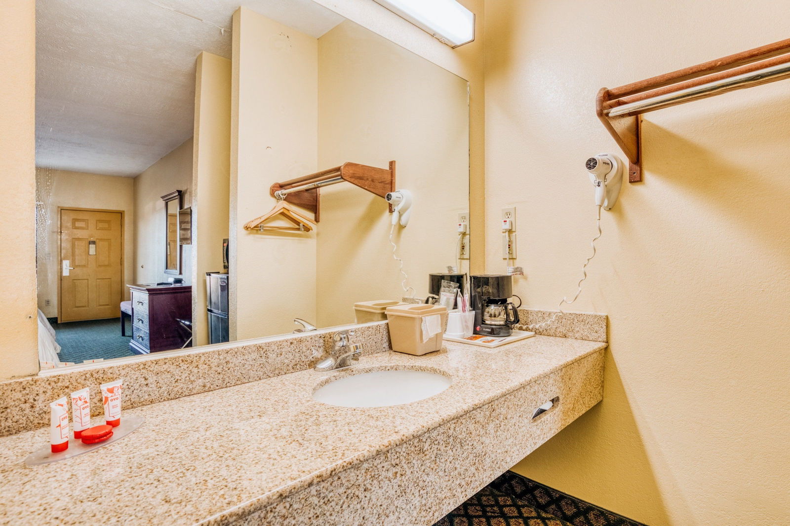 OYO Hotel Grenada West - thumb 10