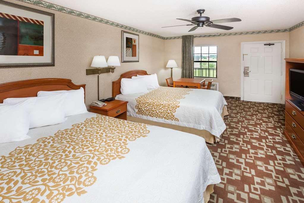 Days Inn Batesville - thumb 10