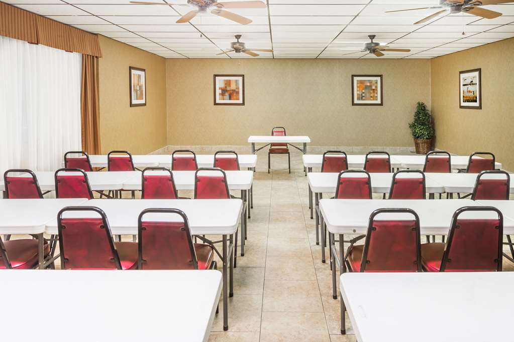 Days Inn Batesville - thumb 12