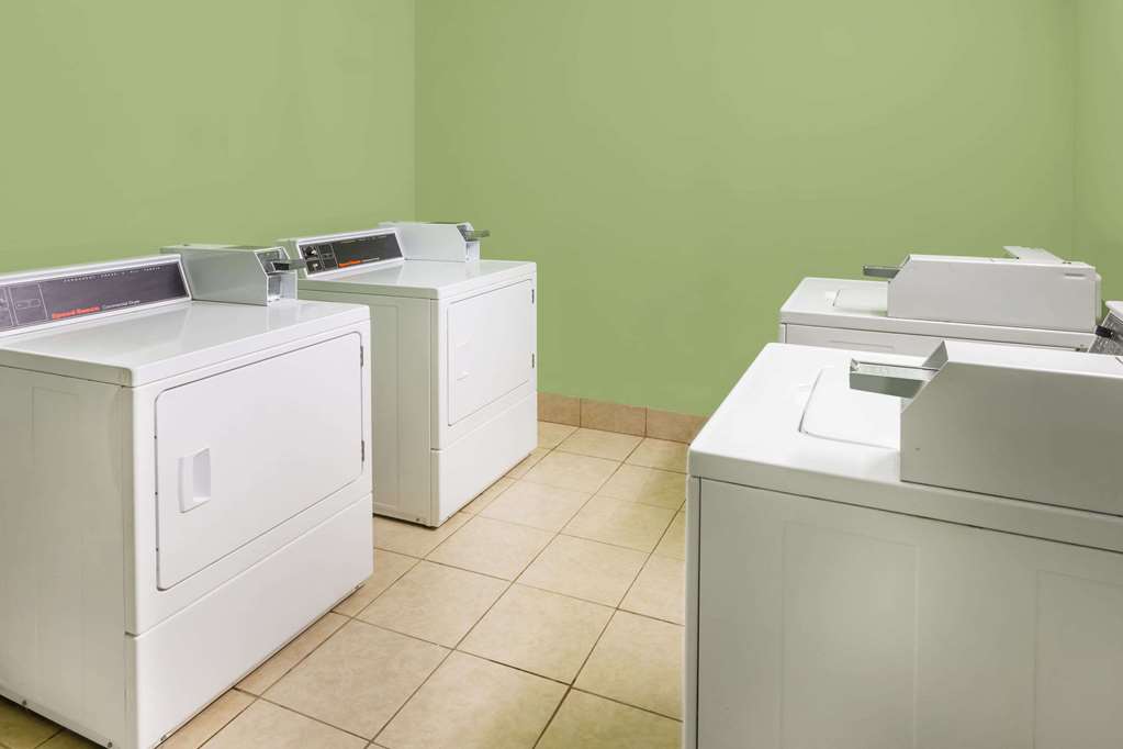 Days Inn Batesville - thumb 15