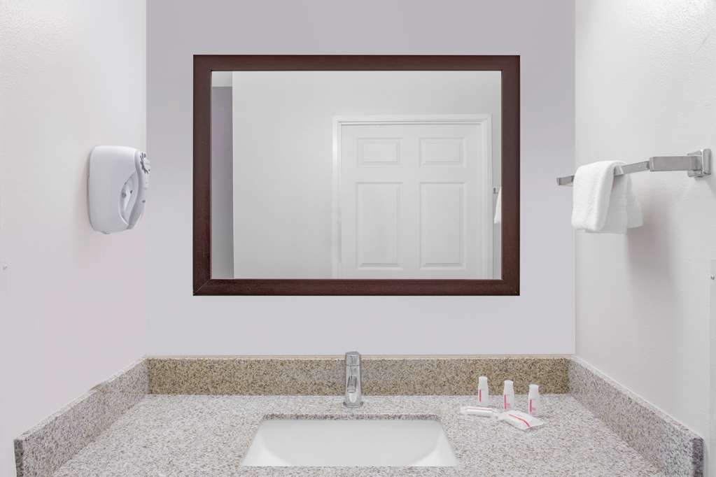 Super 8 Page/Lake Powell - thumb 5