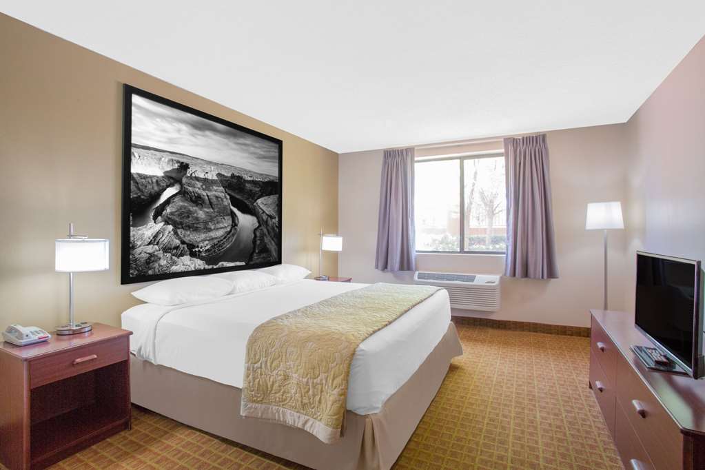 Super 8 Page/Lake Powell - thumb 7