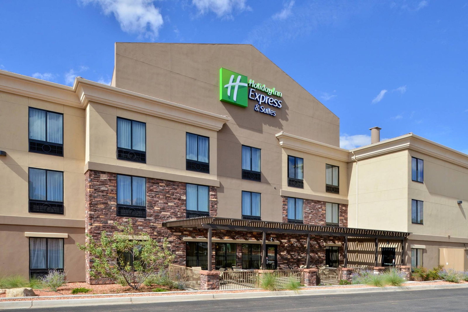 Holiday Inn Express & Suites Page - thumb 14