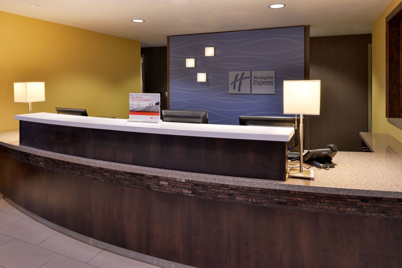 Holiday Inn Express & Suites Page - thumb 16