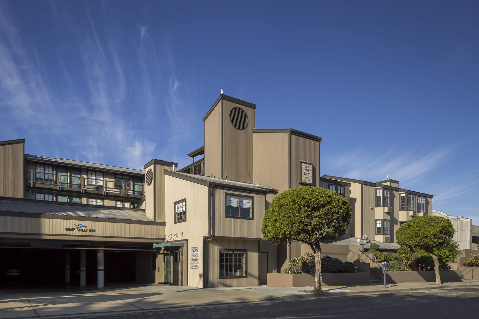 Wave Street Inn - thumb 2