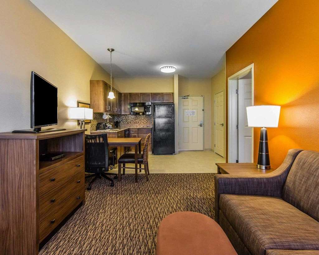 MainStay Suites Watford City - thumb 9
