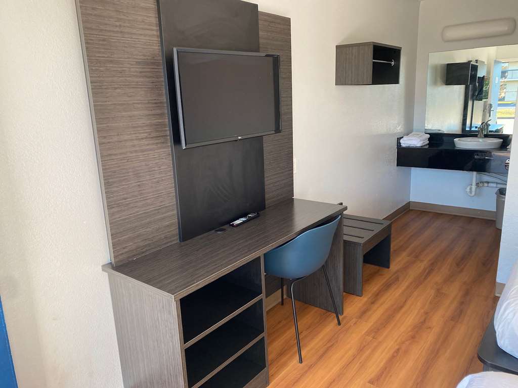 Motel 6 Gulfport - thumb 10