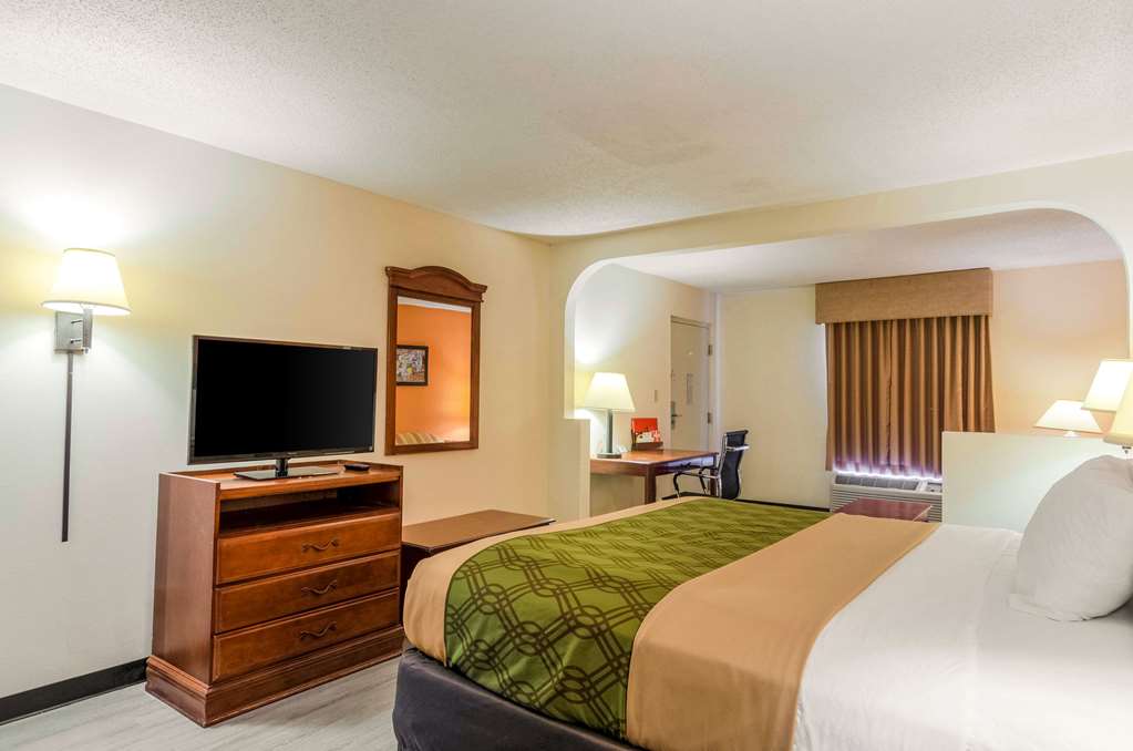 Econo Lodge Inn & Suites - thumb 15