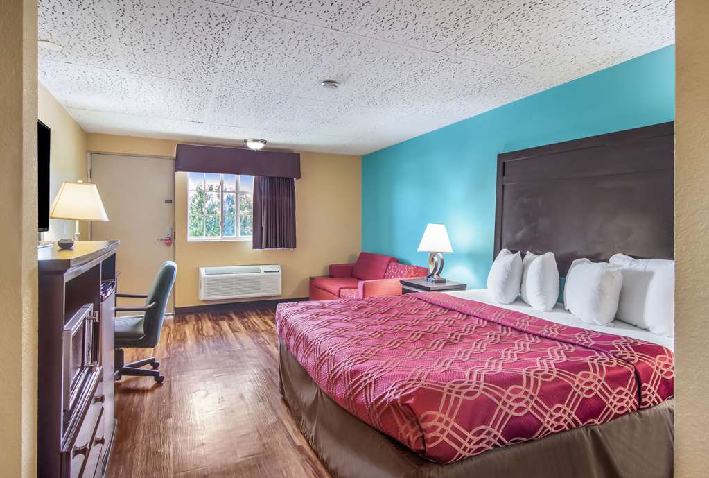 Econo Lodge Bradford - thumb 9