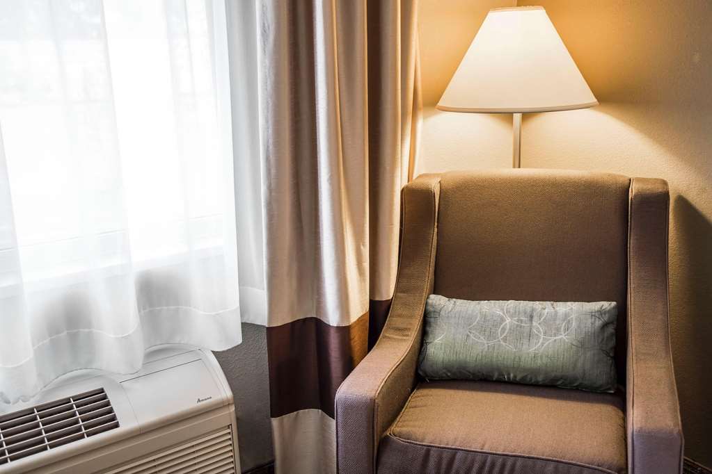 Quality Inn & Suites - thumb 10