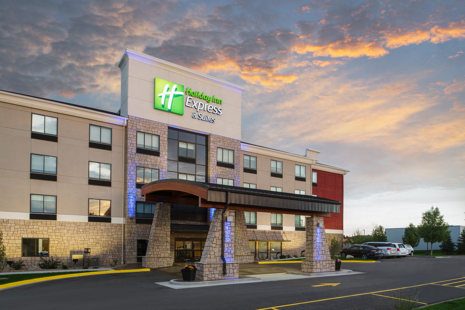 Holiday Inn Express Hotel & Suites - thumb 2