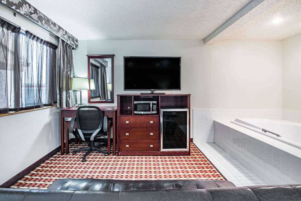 Super 8 Harlingen - thumb 13