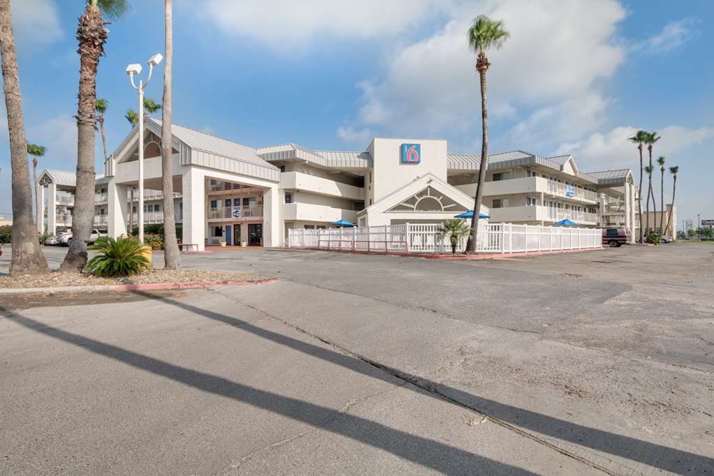Motel 6 Brownsville North - thumb 8