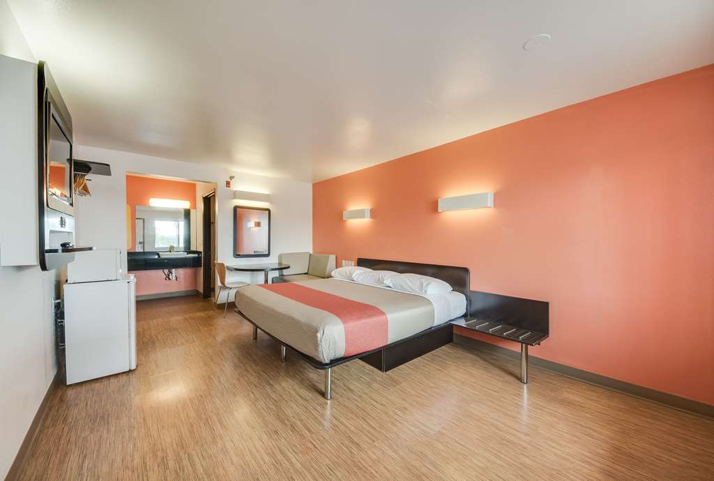 Motel 6 Brownsville North - thumb 13