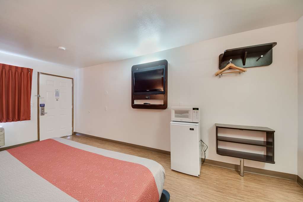 Motel 6 Brownsville North - thumb 14