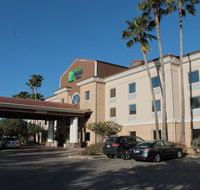 Holiday Inn Express  Suites - Students Accommodation