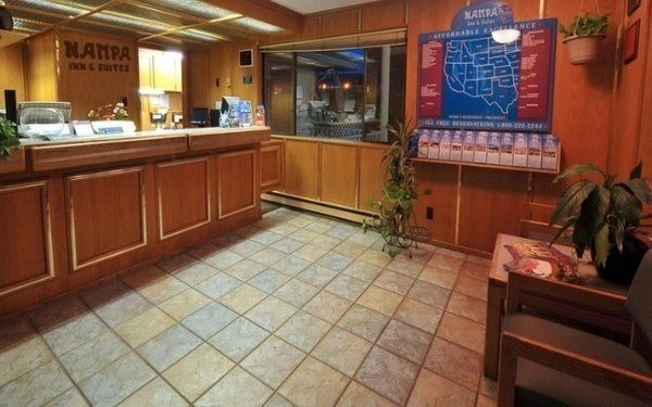 Nampa Inn & Suites - thumb 1