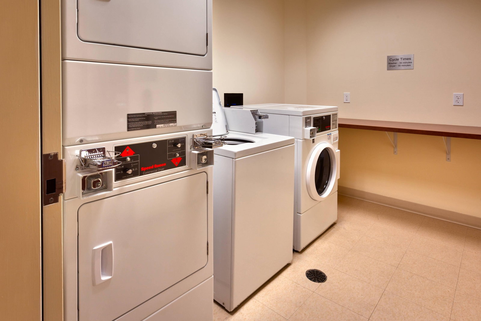 Fairfield Inn & Suites - thumb 17