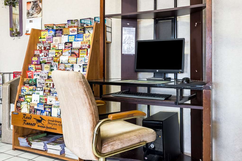 Econo Lodge - thumb 17