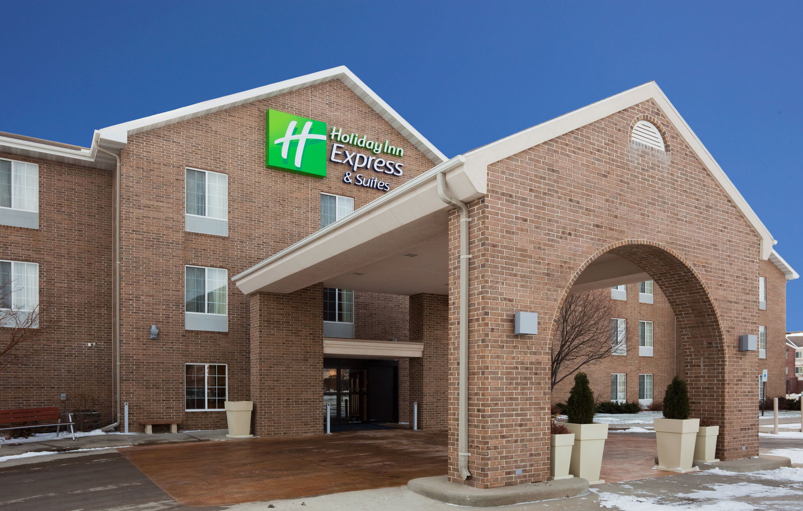 Holiday Inn Express & Suites - thumb 0