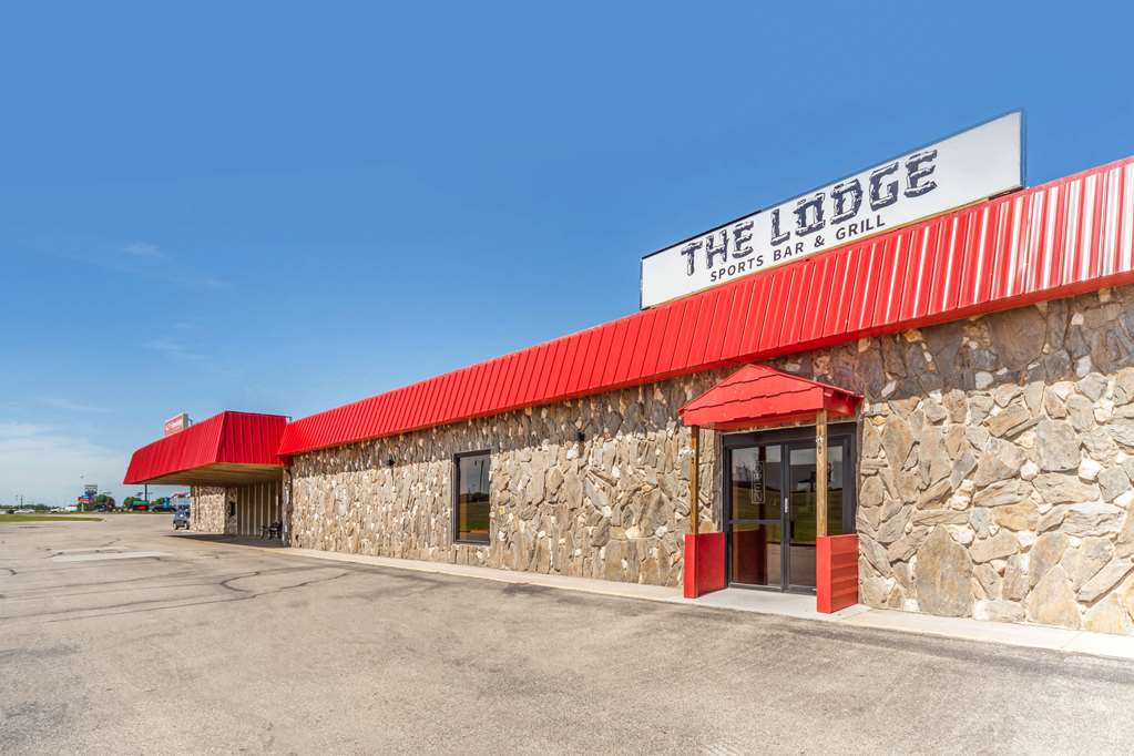Econo Lodge Inn & Suites, Brookings - thumb 2