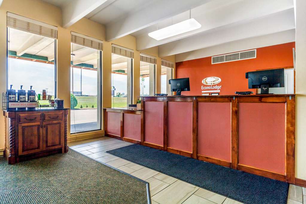 Econo Lodge Inn & Suites, Brookings - thumb 3