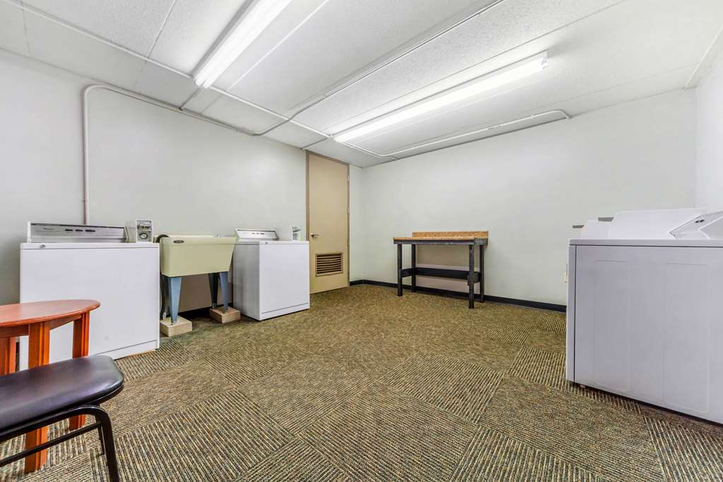 Econo Lodge Inn & Suites, Brookings - thumb 17