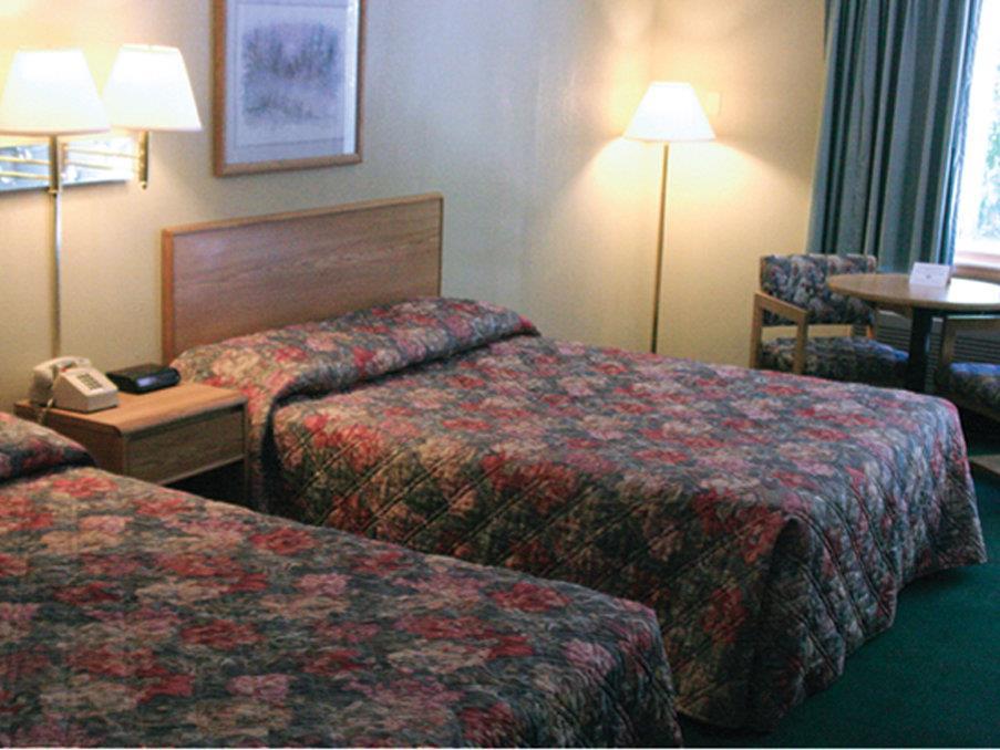 Four Seasons Inn - thumb 2